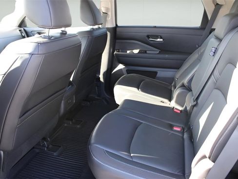 Used 2022 Nissan Pathfinder SL w/ SL Black Package image 21