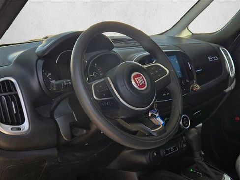 Used 2018 FIAT 500L Trekking w/ Popular Equipment Group image 9