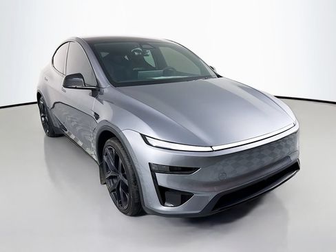Used 2026 Tesla Model Y Performance AWD/4WD image 7