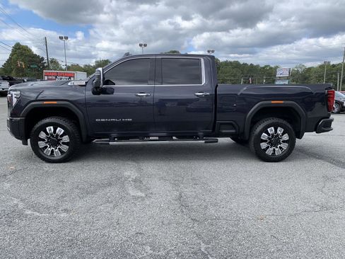 Used 2024 GMC Sierra 2500 Denali image 2