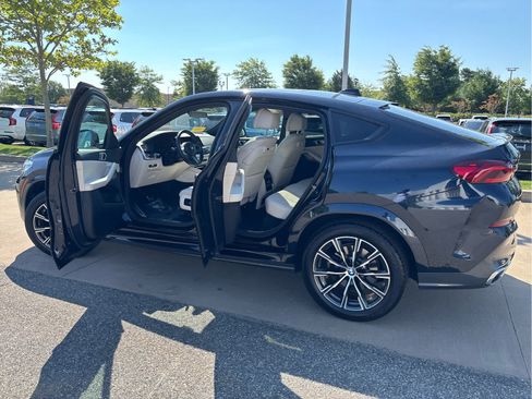 Used 2022 BMW X6 xDrive40i w/ M Sport Package AWD/4WD image 57