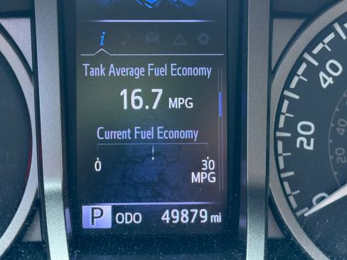 Used 2018 Toyota Tacoma SR5 RWD image 18