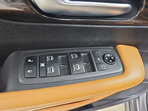 Used 2021 Chrysler Pacifica Pinnacle AWD/4WD image 35