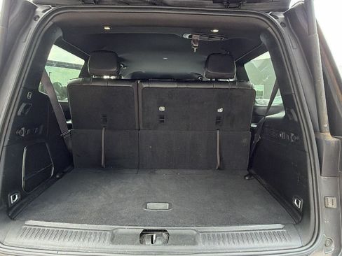 Used 2024 Jeep Wagoneer Series II w/ Flexible Seating Group RWD image 13