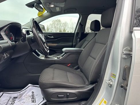 Used 2018 GMC Acadia SLE image 16