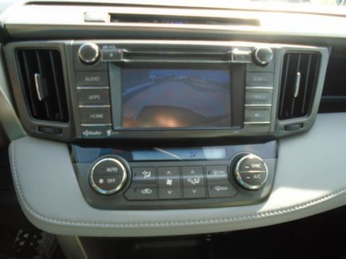 Used 2014 Toyota RAV4 XLE AWD/4WD image 16