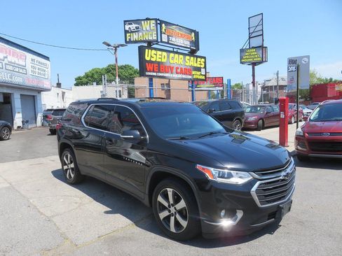Used 2018 Chevrolet Traverse LT AWD/4WD image 3