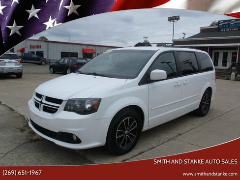 Used 2017 Dodge Grand Caravan GT image 1