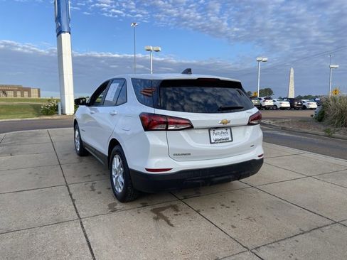 Used 2023 Chevrolet Equinox LS AWD/4WD image 9
