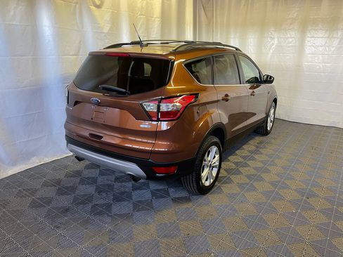 Used 2017 Ford Escape SE w/ Equipment Group 201A image 5