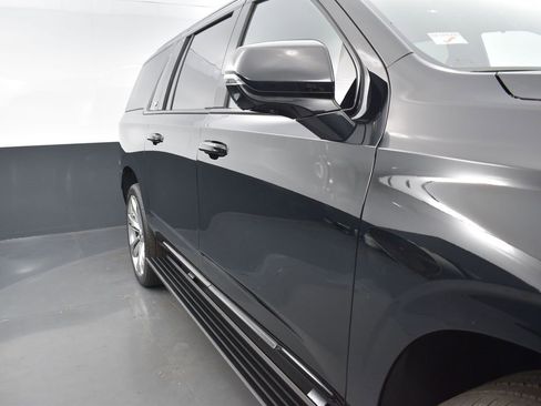 Certified 2025 Cadillac Escalade ESV Sport w/ Touring Package image 40