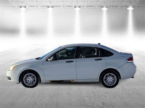 Used 2010 Ford Focus SE image 5
