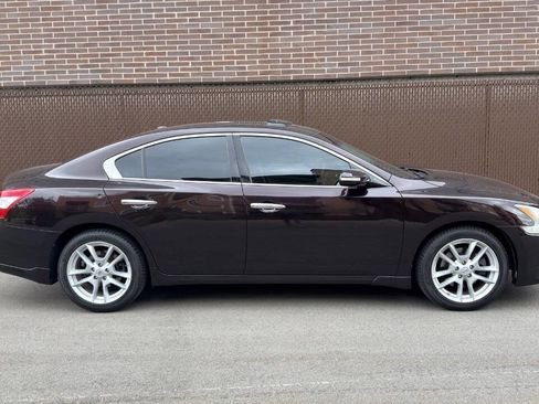 Used 2011 Nissan Maxima 3.5 SV w/ Cold Pkg FWD image 4