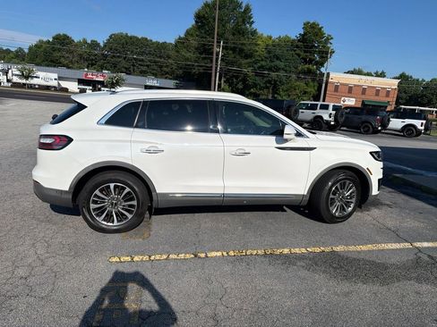 Used 2020 Lincoln Nautilus Reserve FWD image 3