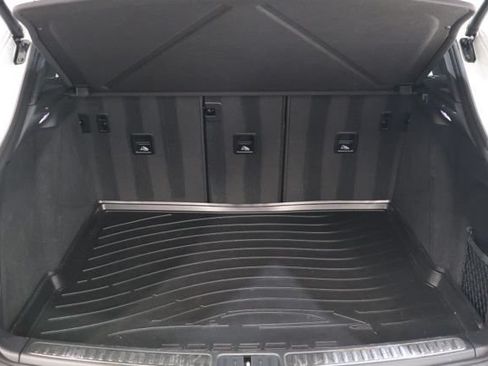 Used 2023 Porsche Macan S AWD/4WD image 28