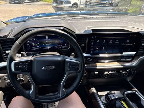 Used 2024 Chevrolet Silverado 1500 RST w/ Convenience Package II AWD/4WD image 10