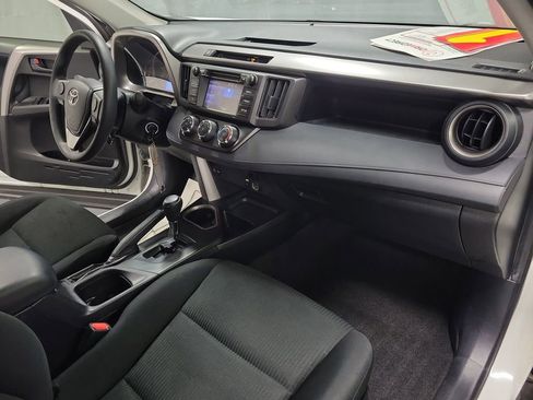 Used 2016 Toyota RAV4 LE image 22