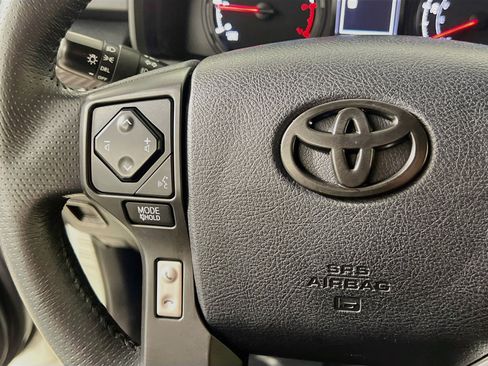 Used 2020 Toyota 4Runner SR5 Premium w/ Moonroof Package RWD image 19