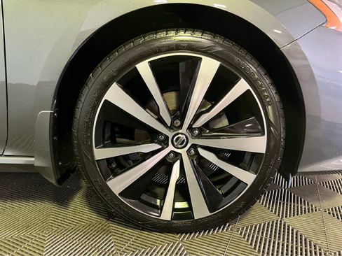 Used 2019 Nissan Altima 2.5 SR w/ SR Premium Package AWD/4WD image 9