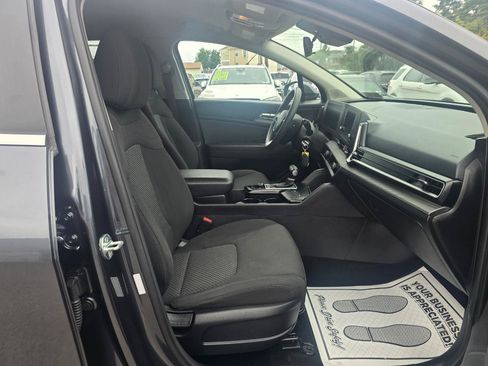 Used 2023 Kia Sportage LX AWD/4WD image 15