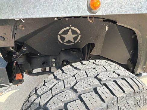 Used 2015 Jeep Wrangler Rubicon w/ Power Convenience Group AWD/4WD image 15