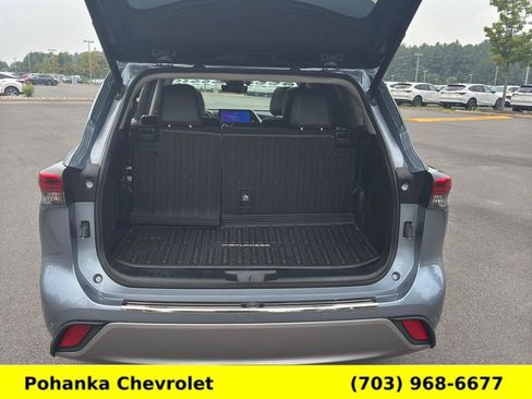 Used 2023 Toyota Highlander Platinum AWD/4WD image 28
