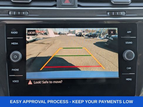 Used 2024 Volkswagen Tiguan SE image 40