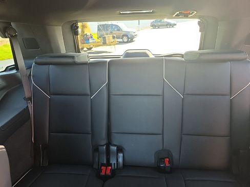 Used 2022 Cadillac Escalade Premium Luxury RWD image 9
