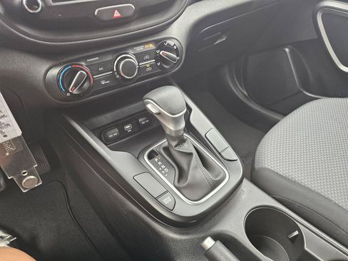 Used 2023 Kia Soul LX w/ LX Technology Package FWD image 28