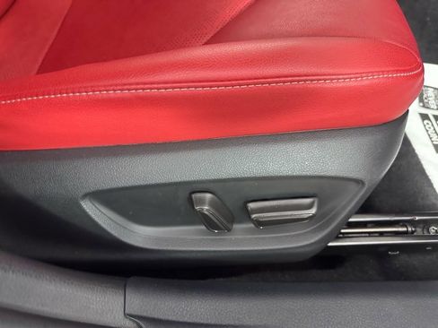 Used 2022 Toyota Camry XSE image 10