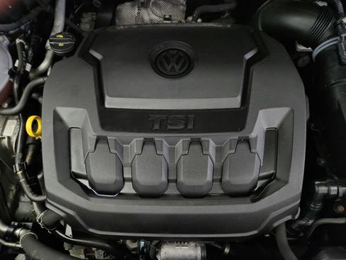 Used 2018 Volkswagen Tiguan SEL AWD/4WD image 34