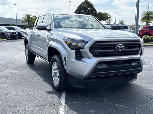 Used 2025 Toyota Tacoma SR5 image 12