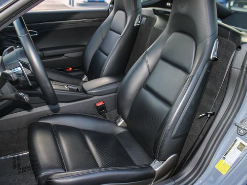 Used 2025 Porsche 718 Cayman RWD image 17