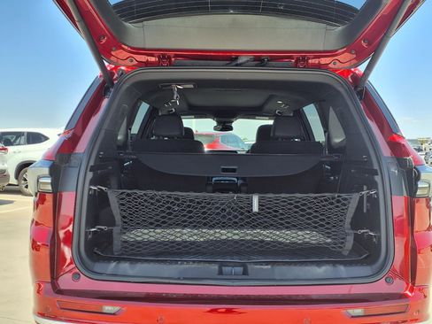 Used 2025 Buick Enclave Avenir w/ Trailering Package, 5000 lbs. FWD image 7