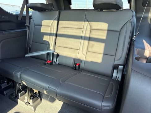 New 2026 GMC Yukon XL Denali w/ Denali Reserve Package AWD/4WD image 12