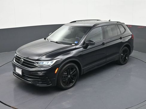 Used 2022 Volkswagen Tiguan SE R-Line FWD image 21