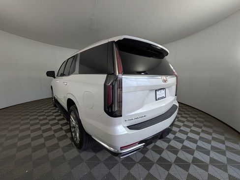 Used 2021 Cadillac Escalade Premium Luxury AWD/4WD image 12