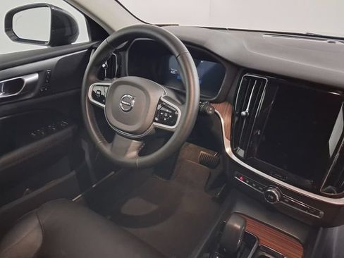 Used 2025 Volvo V60 B5 Cross Country Plus AWD/4WD image 16