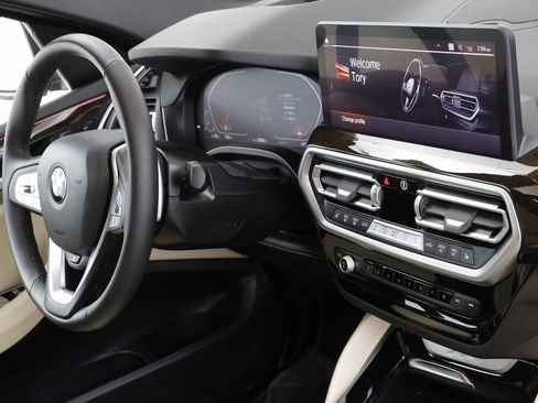 Certified 2025 BMW X4 xDrive30i image 23