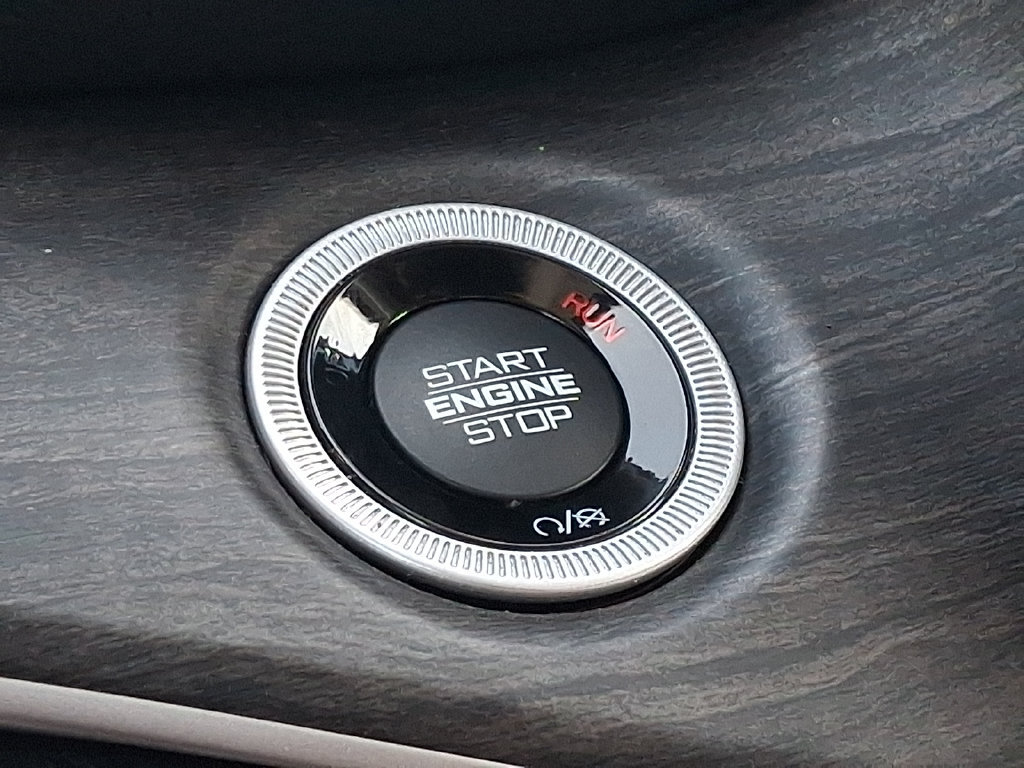 Certified 2023 Jeep Grand Cherokee Limited AWD/4WD image 25