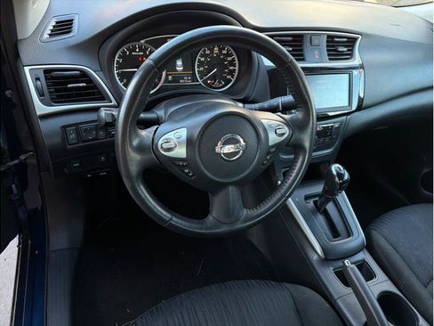 Used 2019 Nissan Sentra SV FWD image 2