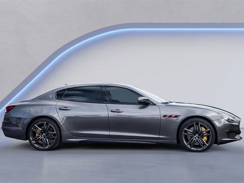 Certified 2022 Maserati Quattroporte Trofeo image 5