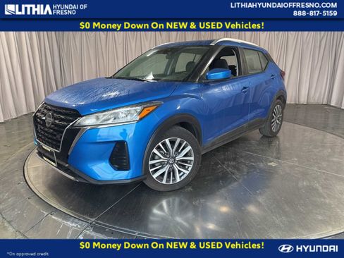 Used 2021 Nissan Kicks SV image 1