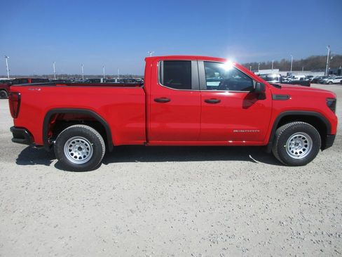 New 2026 GMC Sierra 1500 Pro image 3