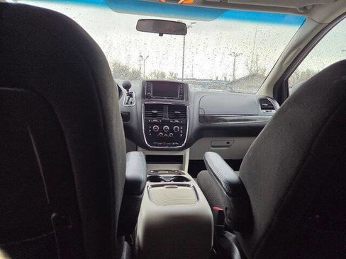 Used 2016 Dodge Grand Caravan SXT w/ Rear Park Assist Package FWD image 39