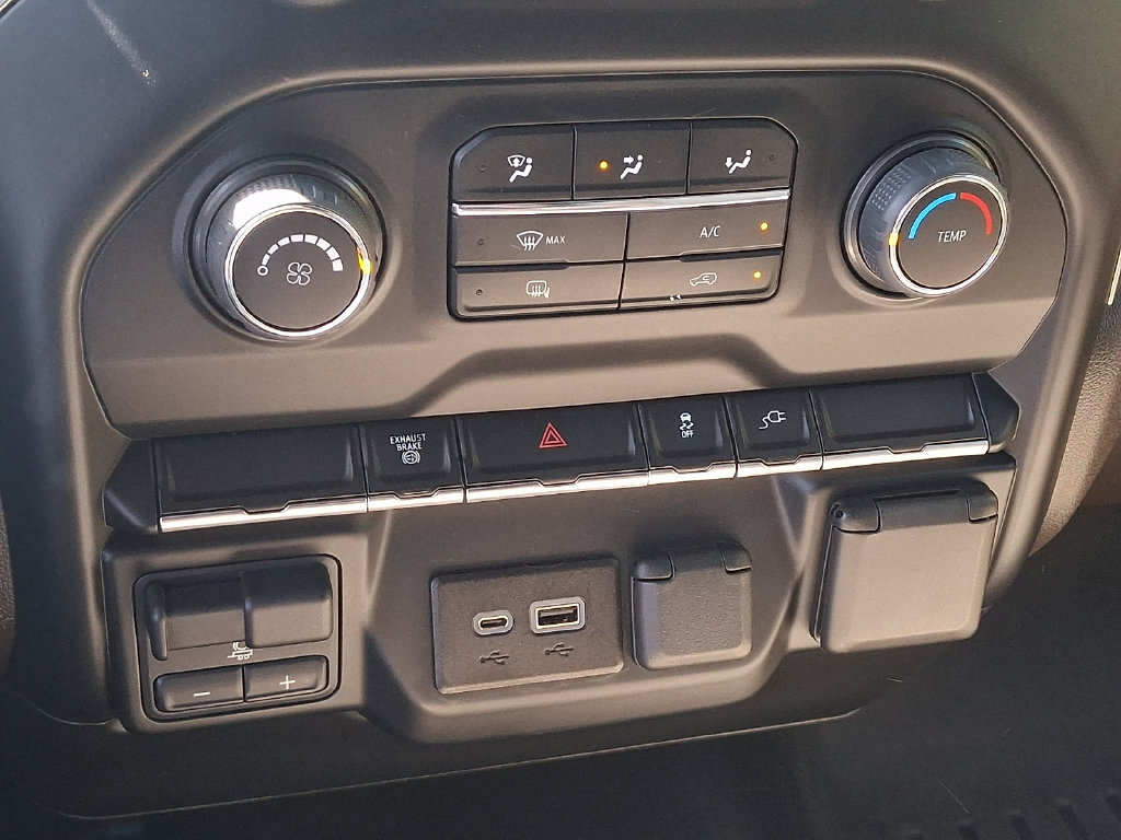Used 2022 Chevrolet Silverado 3500 LT AWD/4WD image 15