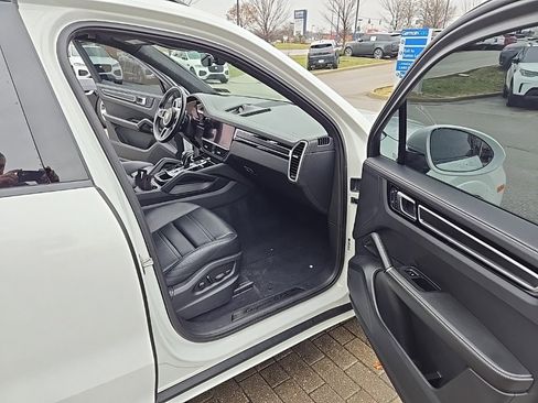 Used 2023 Porsche Cayenne GTS image 20
