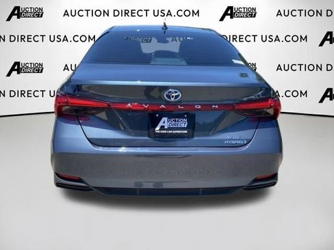 Used 2021 Toyota Avalon XLE w/ Moonroof Package FWD image 5
