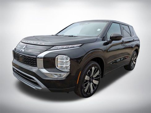 New 2026 Mitsubishi Outlander SE image 8