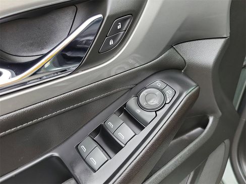 Certified 2023 Chevrolet Traverse LT image 28